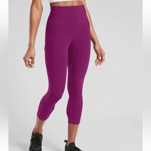Athleta Ultímate Stash Pocket Capri.